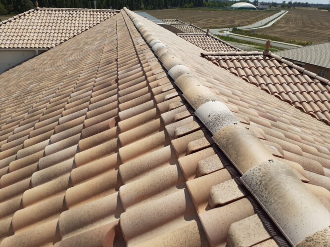 nitrógeno juez construir Mixed castell roof tile - La Escandella